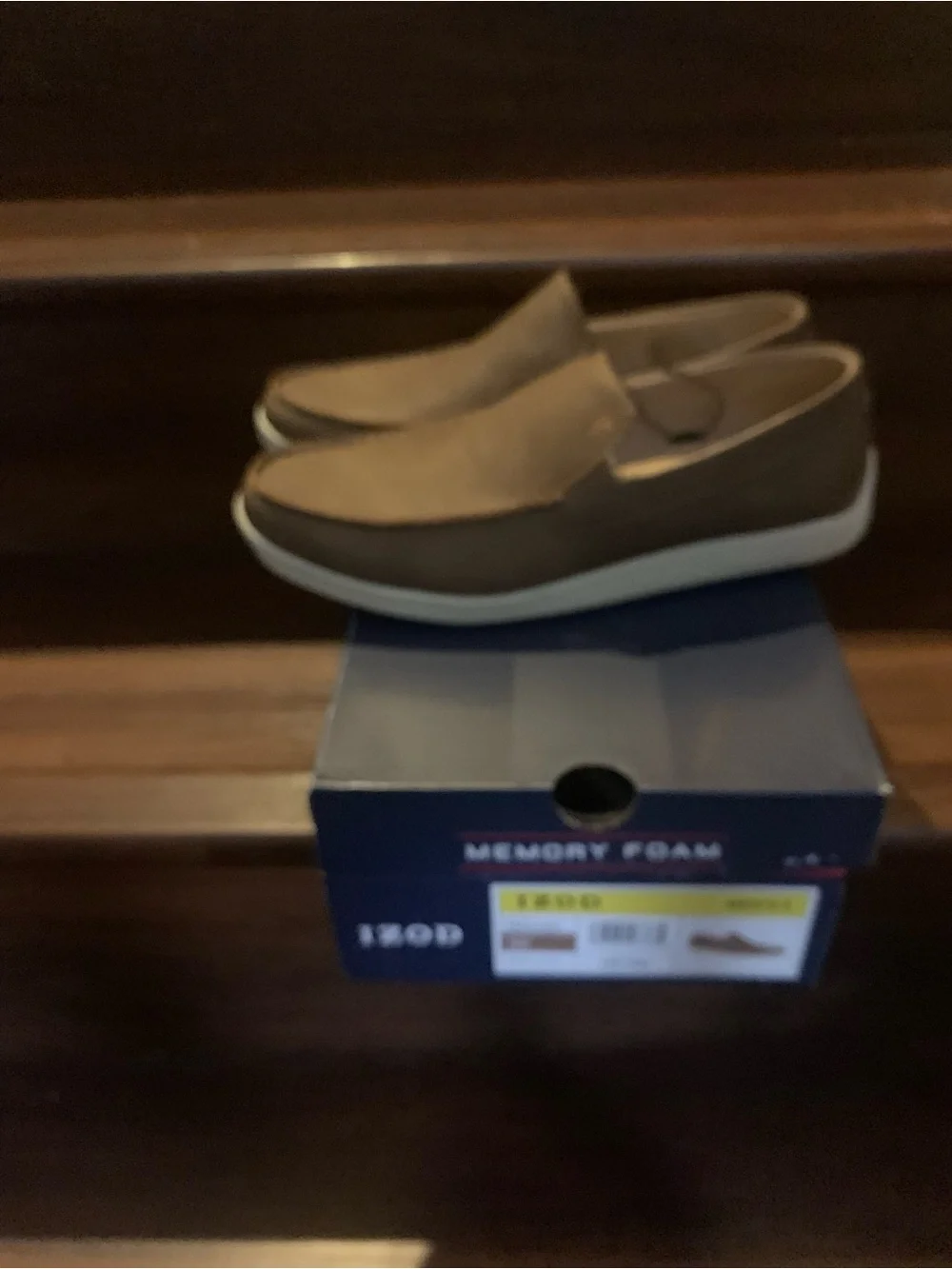 New Izod Men's Slip-On Loafers in Brown Nubuck. Size 8